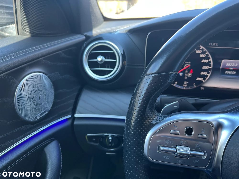 Mercedes-Benz Klasa E 400 d 4-Matic 9G-TRONIC - 31