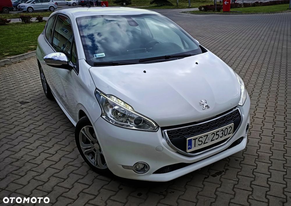 Peugeot 208 e-HDi 92 Stop&Start Allure - 1