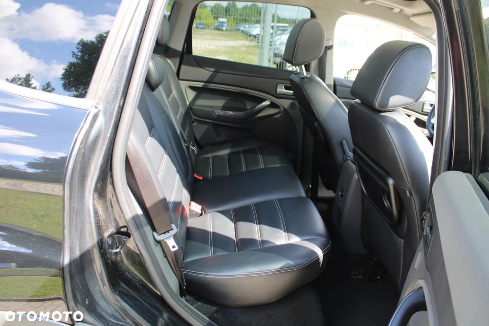 Ford Kuga 2.0 TDCi 2x4 Titanium - 28