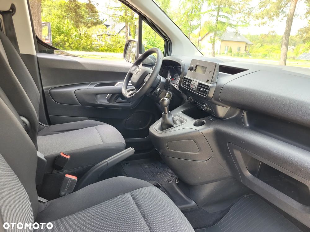 Toyota Proace City ładowność 900 kg L1 - 15