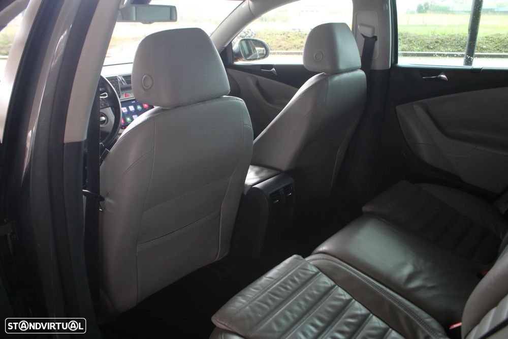 VW Passat Variant 2.0 TDi Sportline - 42