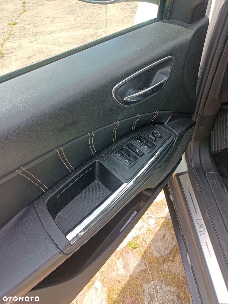 Lancia Delta 1.4 T-Jet 16v Oro - 12