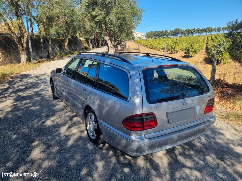 Mercedes-Benz E 200 - 15