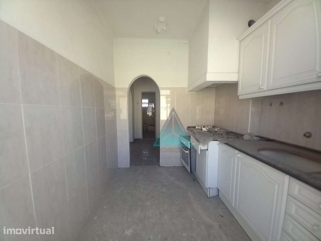 Apartamento T1 Baixa da Banheira 2 Andar - Grande imagem: 2/14