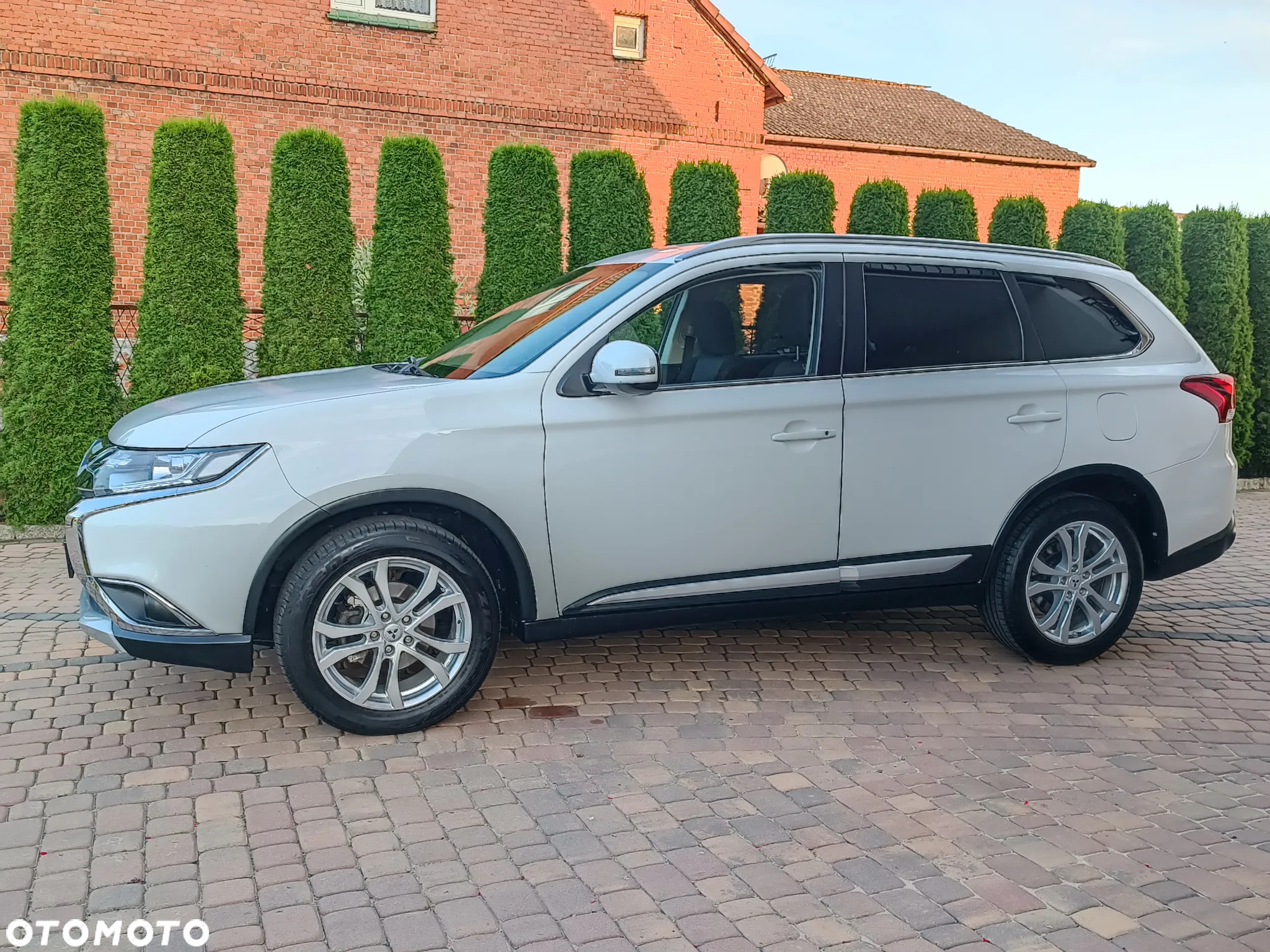 Mitsubishi Outlander 2.0 2WD Edition 100 - 3
