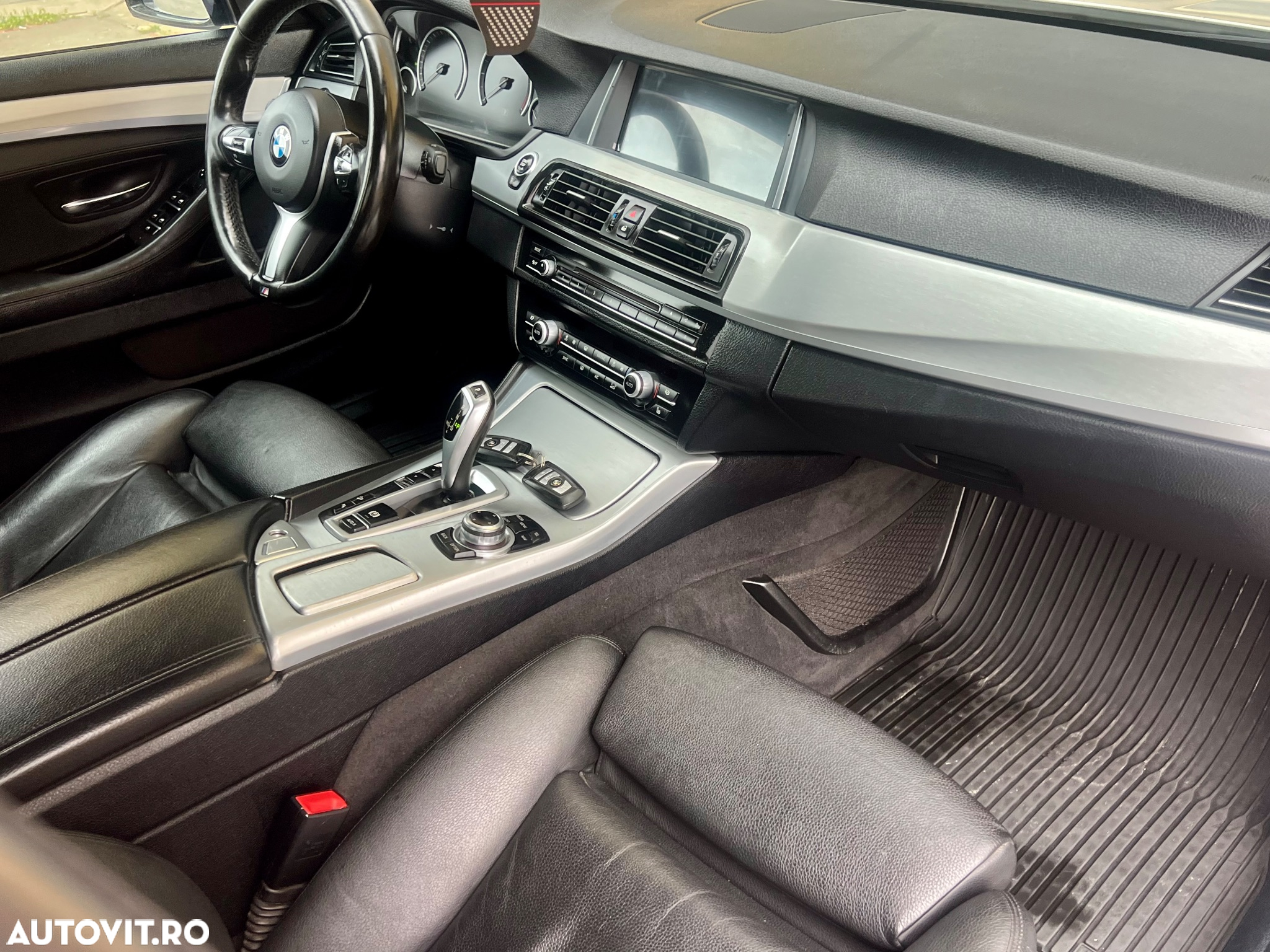 BMW Seria 5 520d xDrive - 23