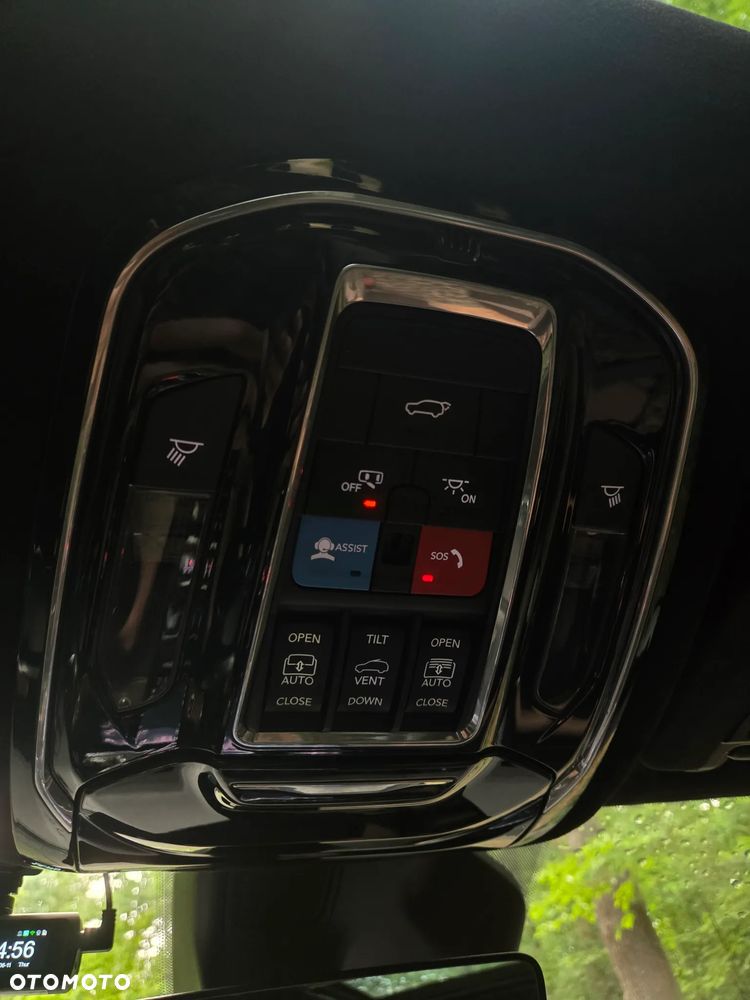 Jeep Grand Cherokee - 38