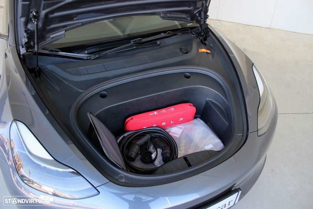 Tesla Model 3 - 9