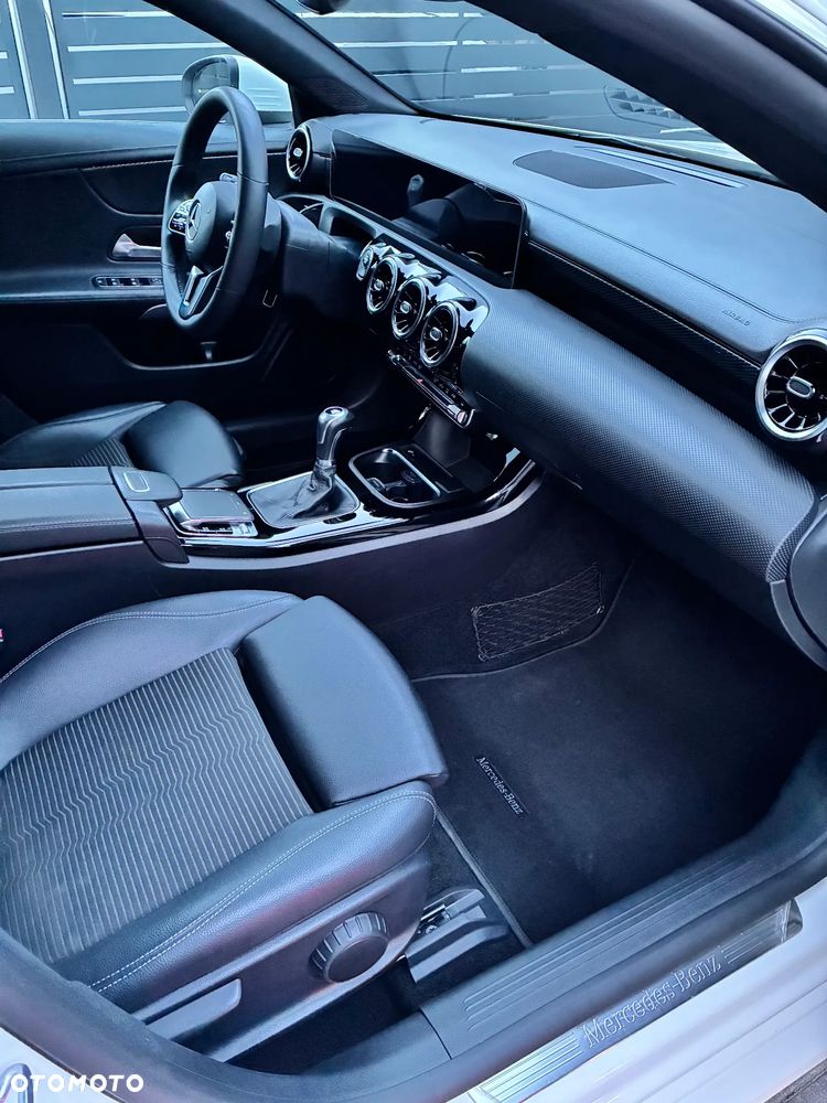 Mercedes-Benz CLA 180 - 11