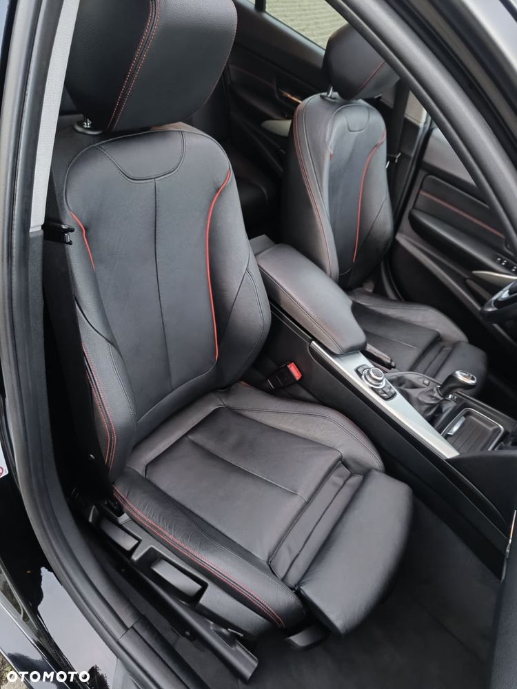 BMW Seria 3 320i xDrive Sport Line - 19