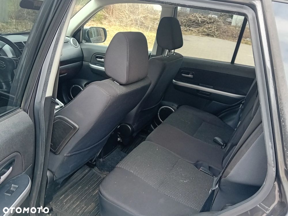Suzuki Grand Vitara 2.4 Comfort - 12