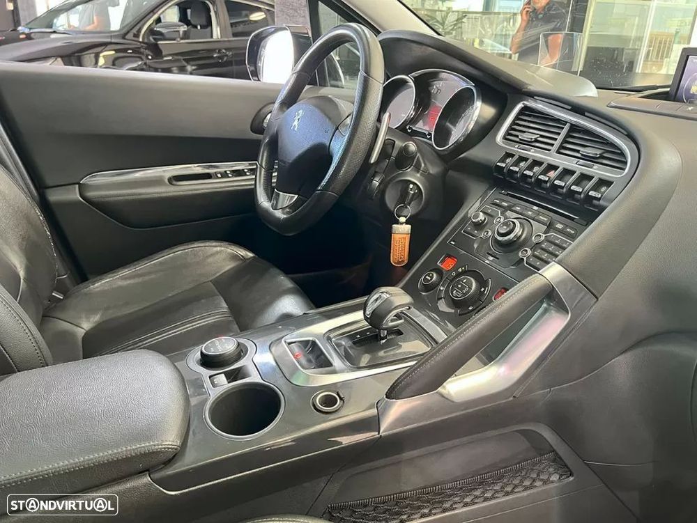 Peugeot 3008 2.0 HDi Hybrid4 - 16