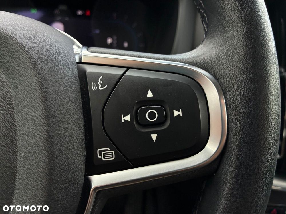 Volvo XC 60 B4 B Momentum - 16