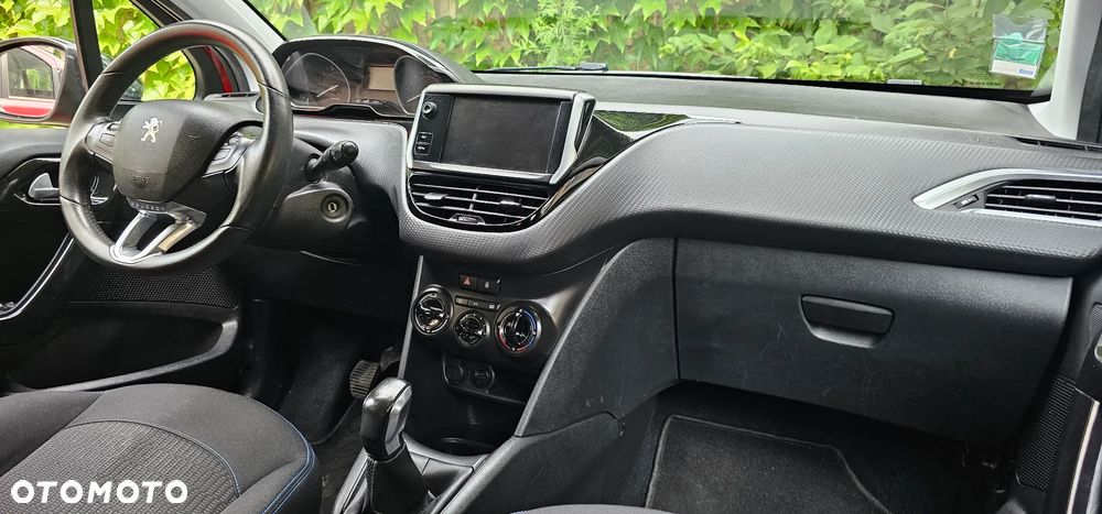 Peugeot 208 1.2 PureTech Allure - 32
