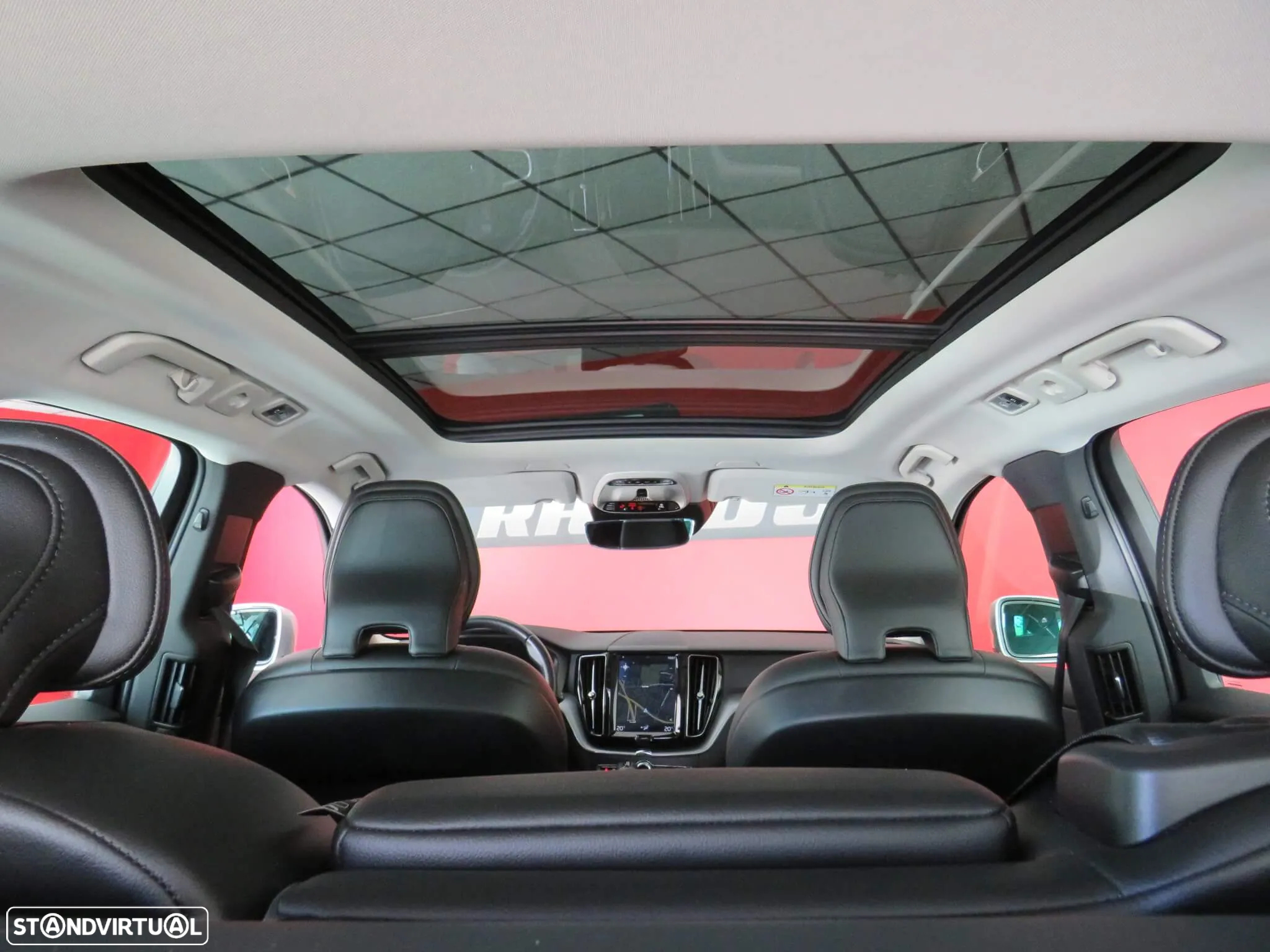 Volvo XC 60 2.0 D4 Momentum Plus Geartronic - 10