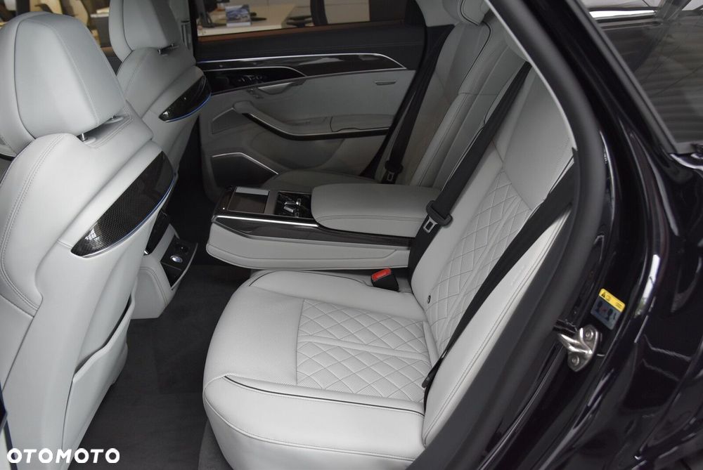 Audi S8 - 12