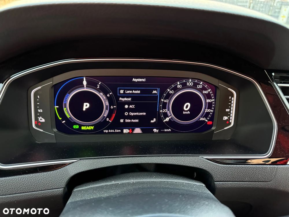 Volkswagen Passat - 25