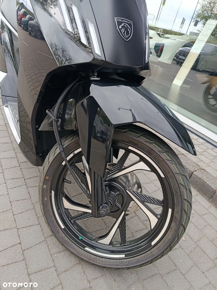 Peugeot Tweet - 6