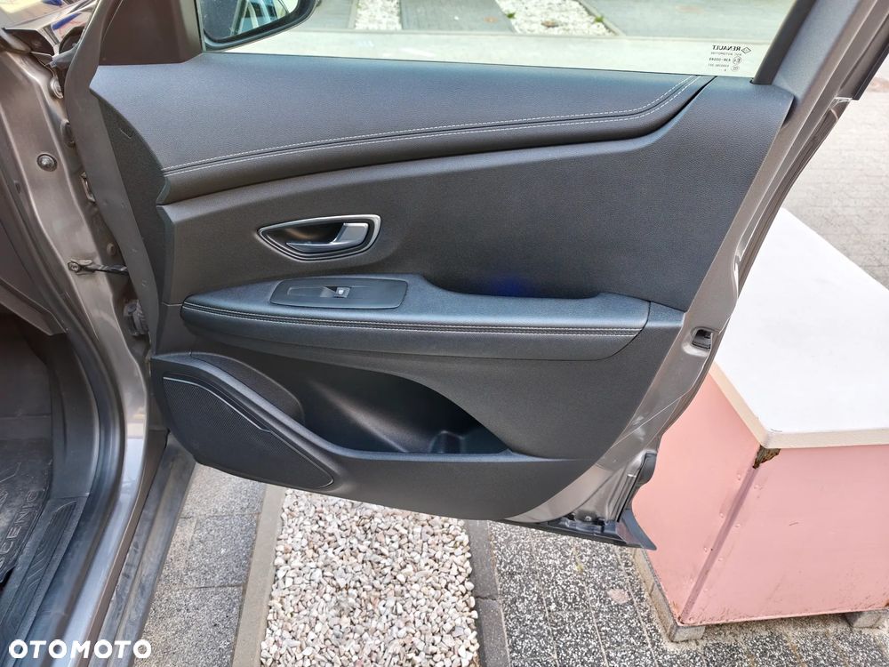 Renault Grand Scenic Gr 1.3 TCe FAP Intens - 23