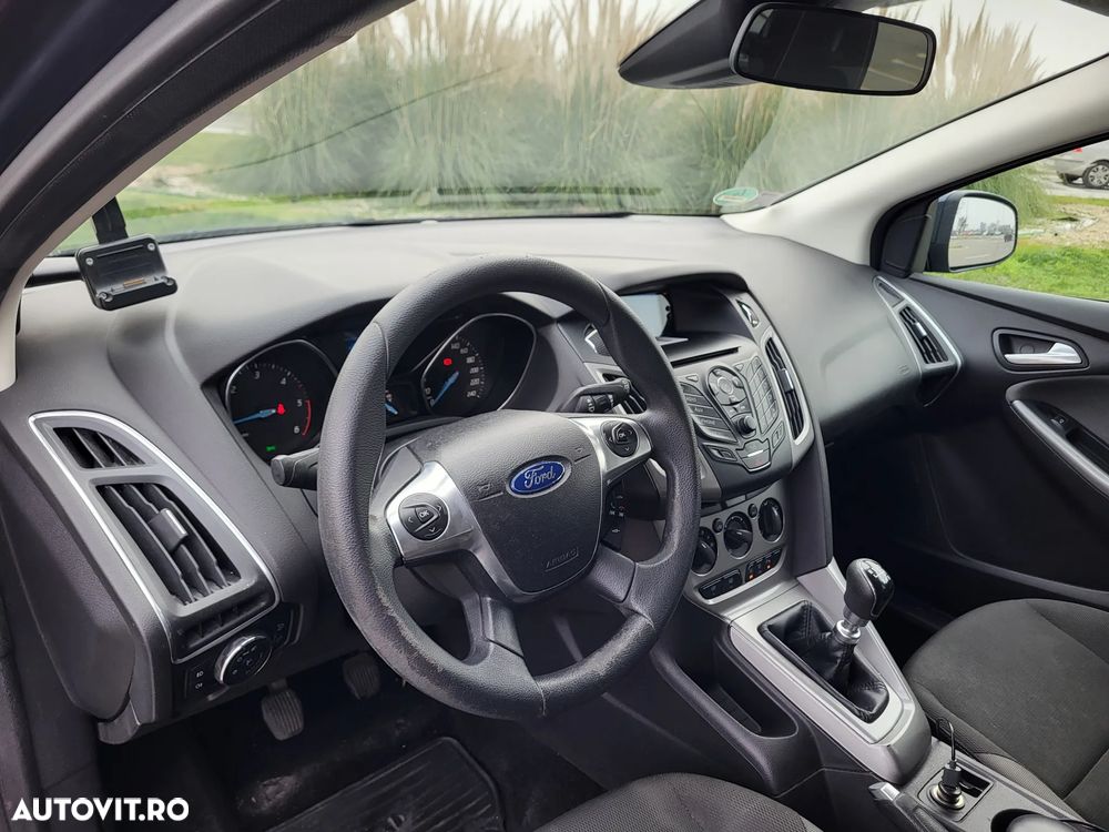 Ford Focus Turnier 1.6 TDCi DPF Start-Stopp-System Champions Edition - 14