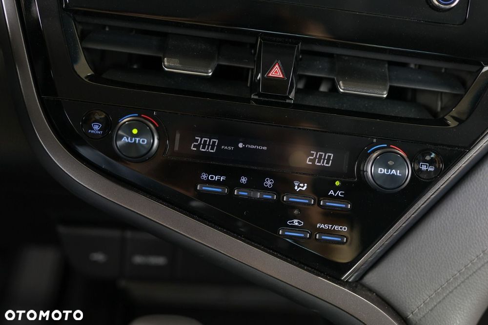 Toyota Camry - 23