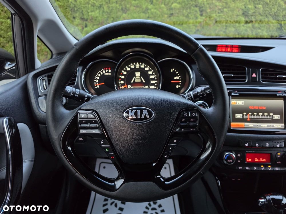 Kia Ceed 1.6 GDI DCT Platinum Edition - 23