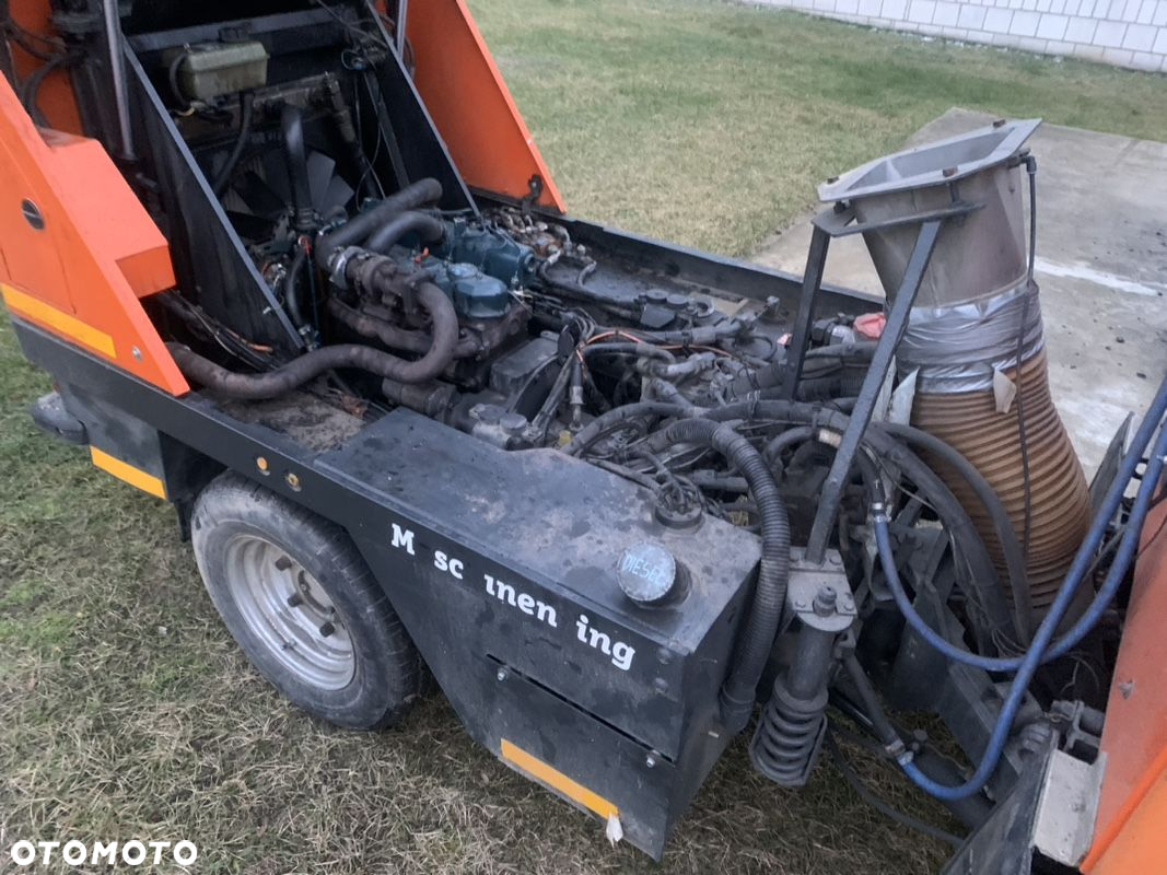 Kubota Bucher Guyer City Cat CC 2000 - 16