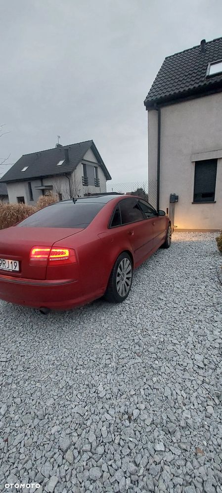 Audi A8 4.2 L Quattro - 13
