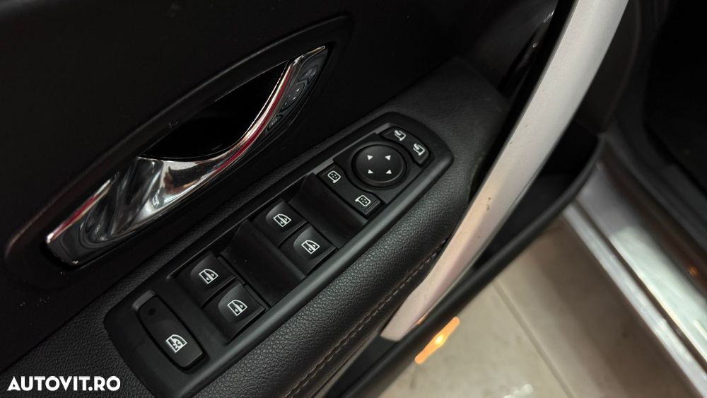 Renault Megane ENERGY dCi 110 Start & Stop Bose Edition - 24