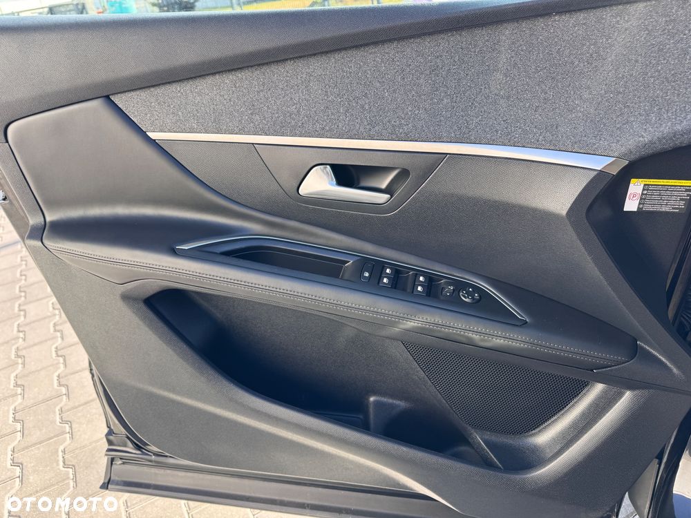 Peugeot 3008 1.6 PureTech GPF Allure S&S EAT8 - 24