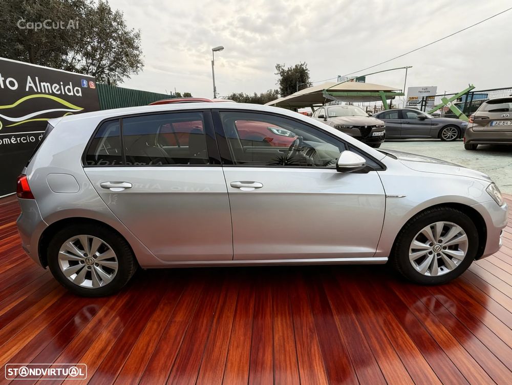 VW Golf 1.6 TDi BlueMotion Trendline - 11