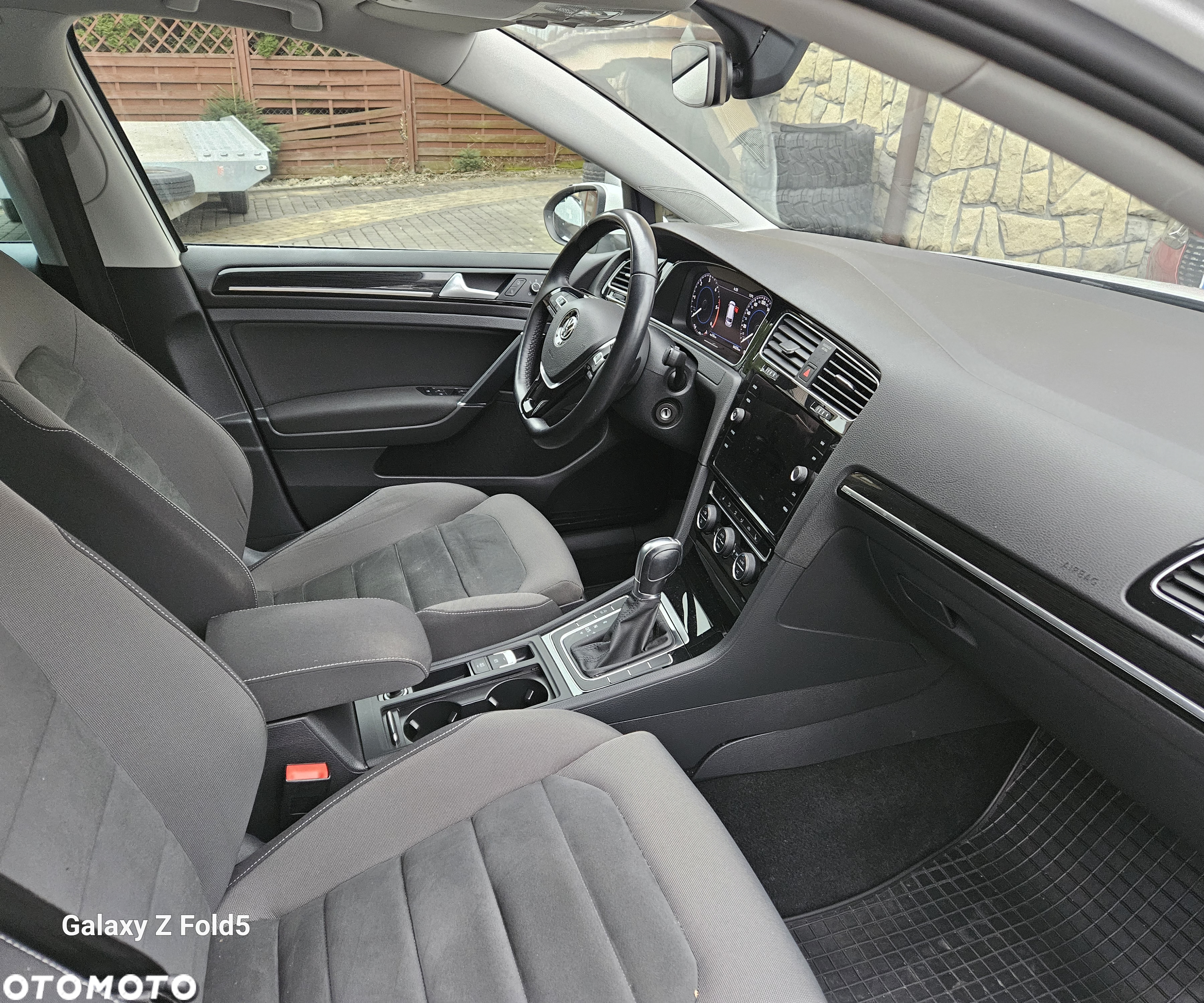 Volkswagen Golf 2.0 BlueTDI DSG Comfortline - 17