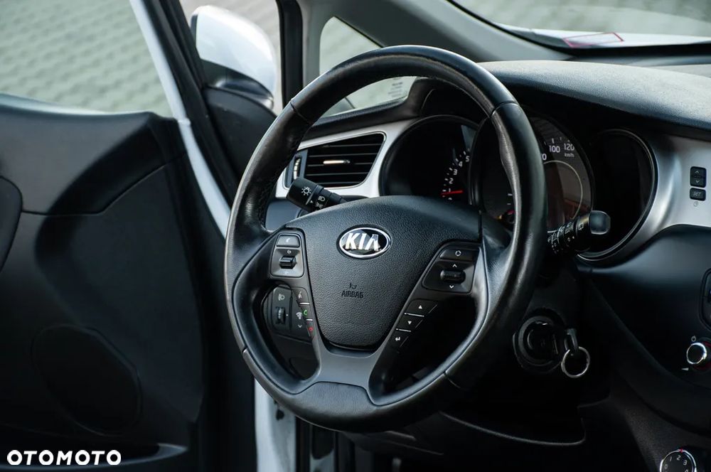 Kia Ceed 1.6 GDI Platinum Edition - 8