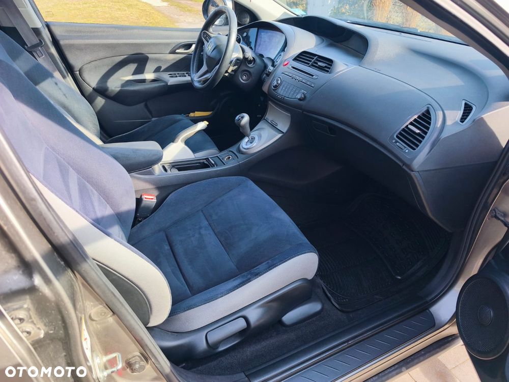 Honda Civic 1.8 Comfort - 11