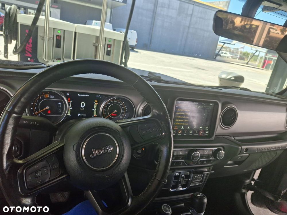 Jeep Wrangler - 2