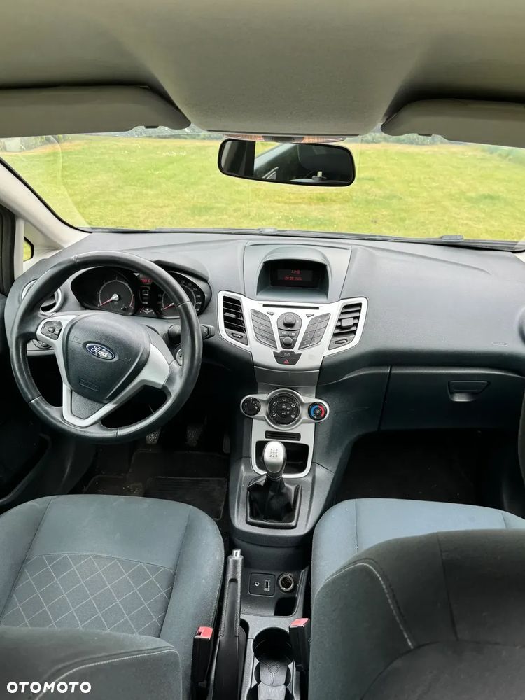 Ford Fiesta - 10