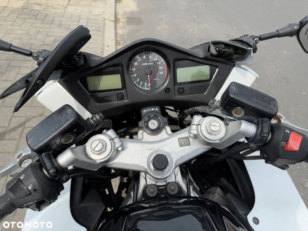 Honda VFR - 9