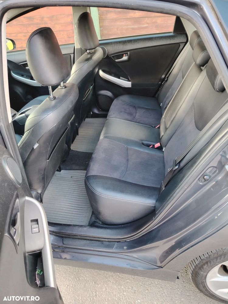 Toyota Prius Sol - 19