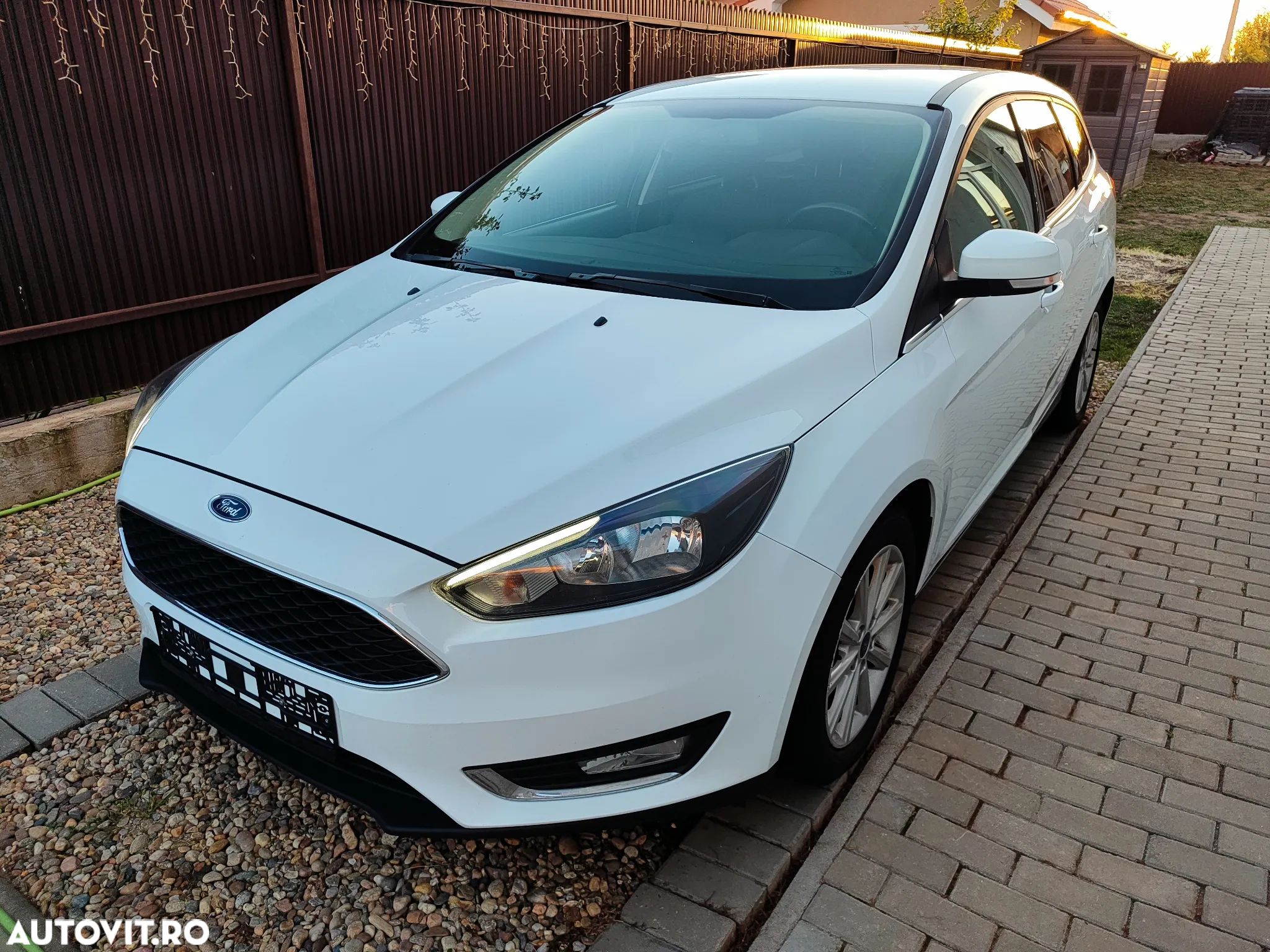Ford Focus 1.0 EcoBoost Start-Stopp-System COOL&CONNECT DESIGN - 1