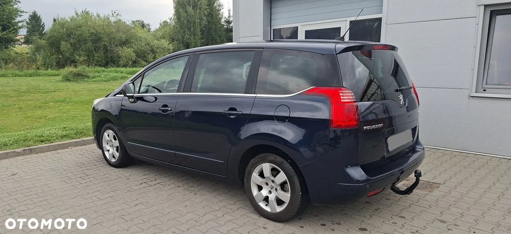 Peugeot 5008 2011 photo 5