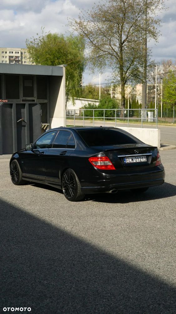 Mercedes-Benz Klasa C 180 CGI Automatik BlueEFFICIENCY Avantgarde - 9
