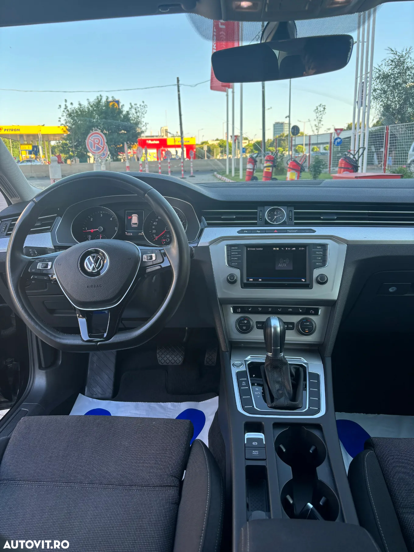 Volkswagen Passat 2.0 TDI DSG Comfortline - 10