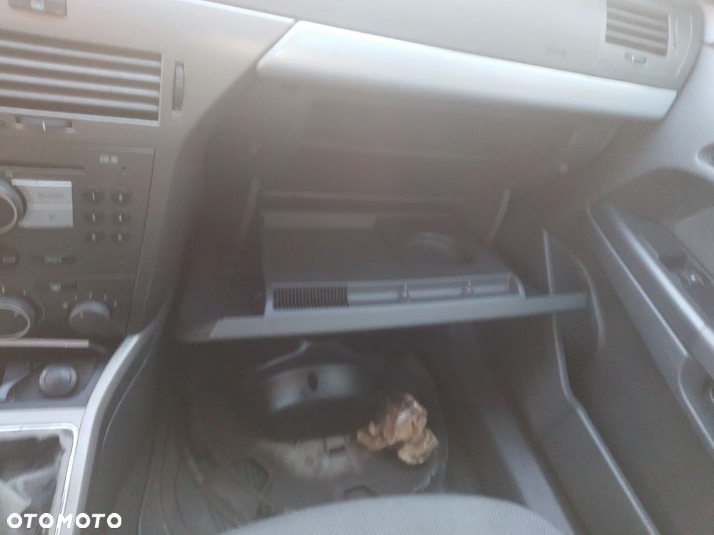 OPEL ASTRA H III 04-06  LAMPA PRZÓD PRAWA LEWA - 21