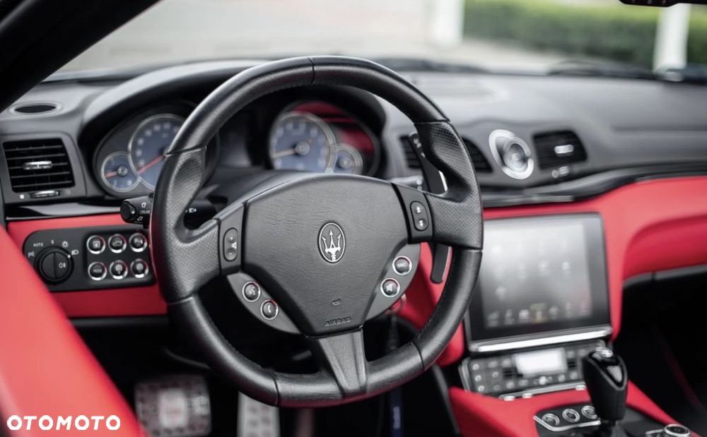 Maserati GranCabrio Sport - 24