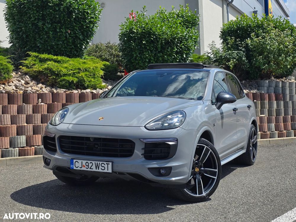 Porsche Cayenne 4.2 L S - 1