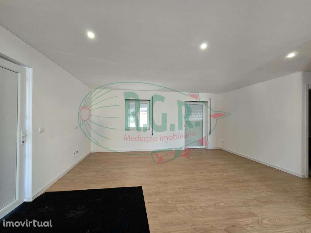 Andar Moradia T3 Renovado ! Área Exterior Privativa | Entrada Indep... - Grande imagem: 5/43