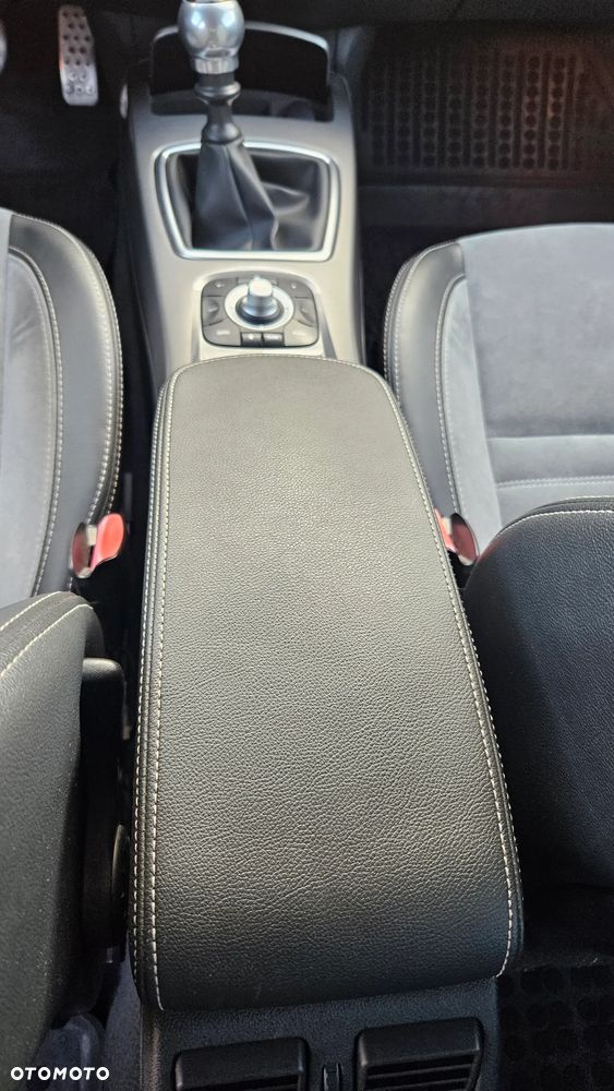 Renault Laguna 2.0 DCi GT 4WS - 17