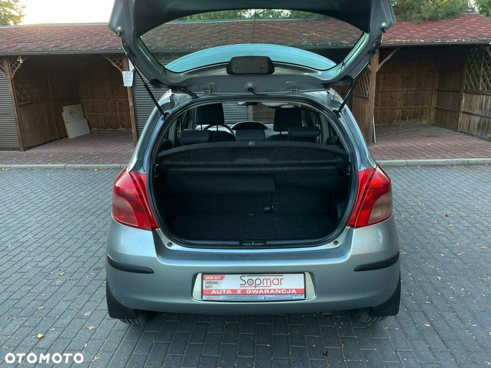 Toyota Yaris - 10