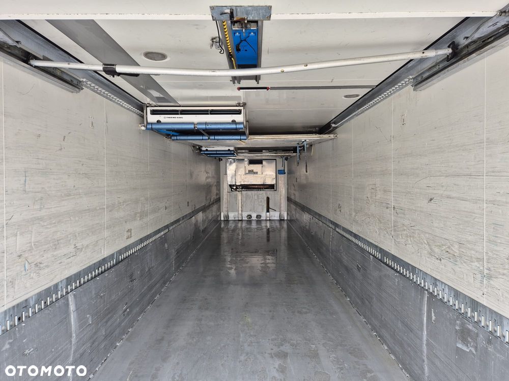 Schmitz Cargobull SKO 24 / THERMO KING / PODNOSZONA OŚ / SKRĘTNA OŚ / PRZEGRODA - 10