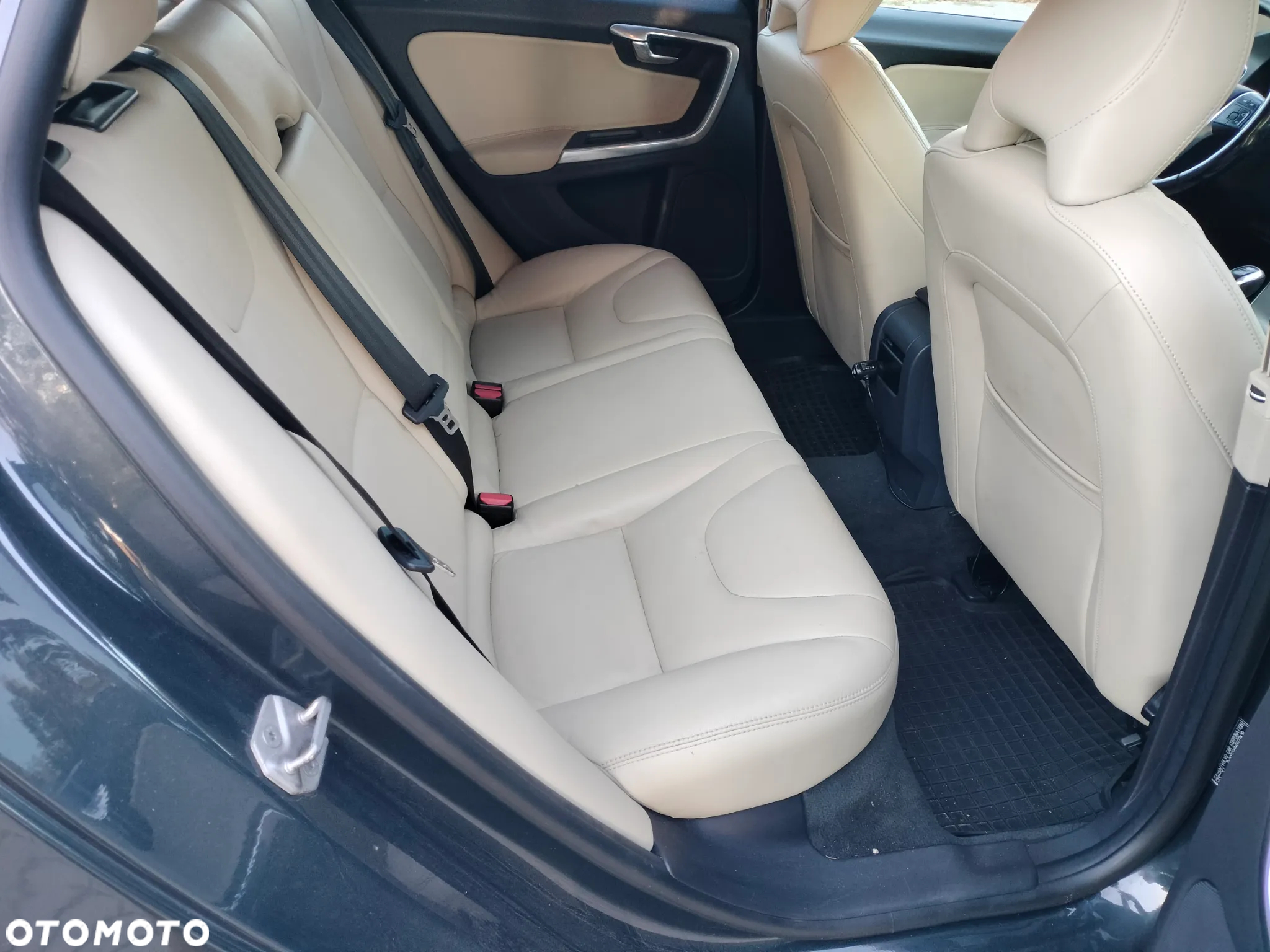 Volvo V60 D4 Drive-E Summum - 13